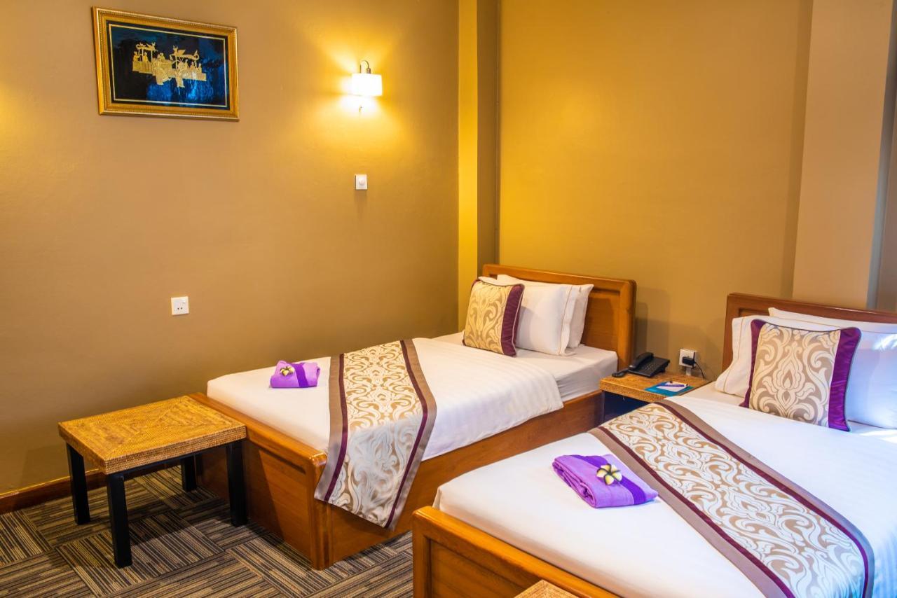 Cinderella Hotel Mawlamyine Exterior photo